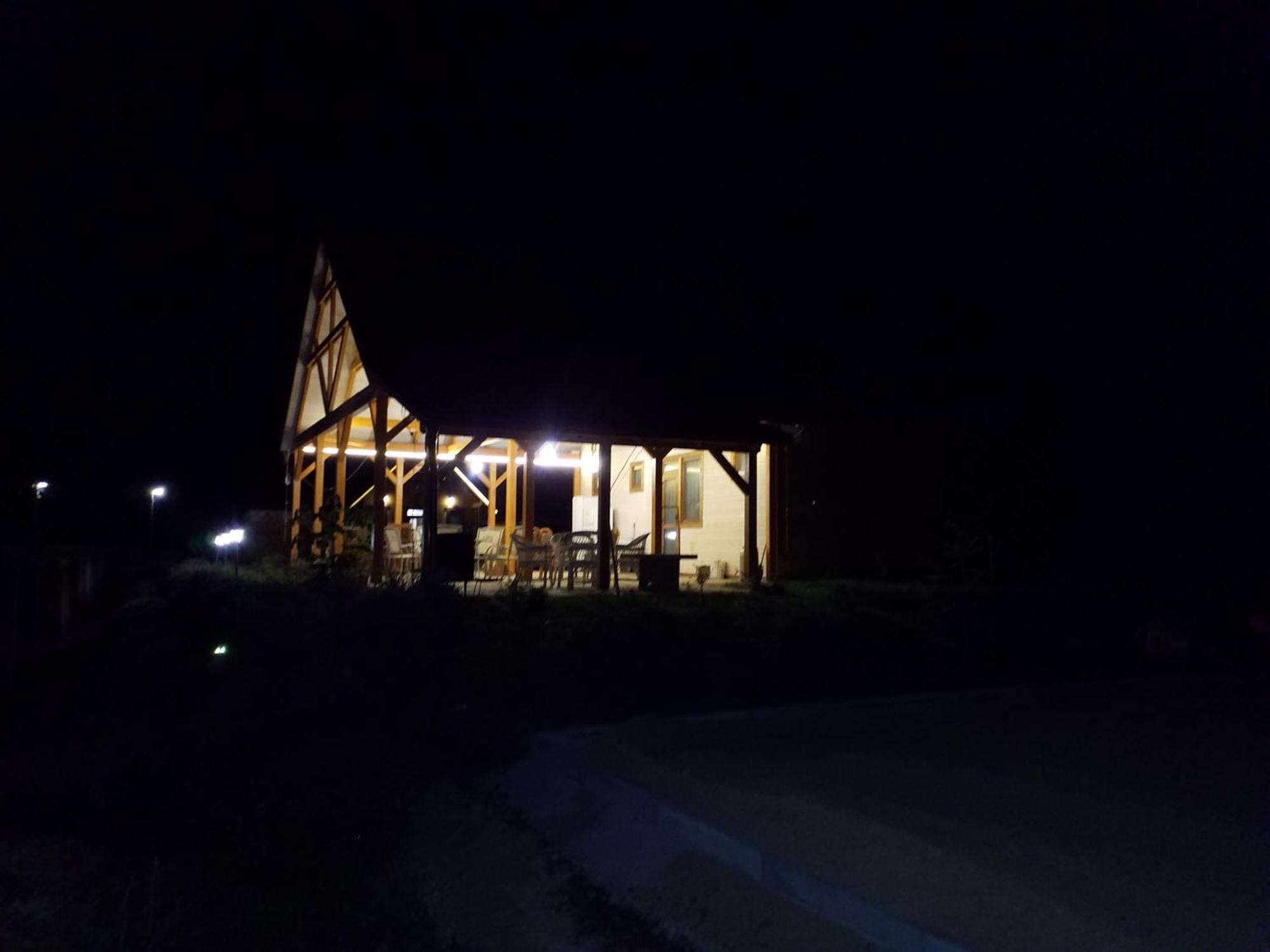 Tomajor Vendeghazak Apartment Tiszaeszlar Bagian luar foto