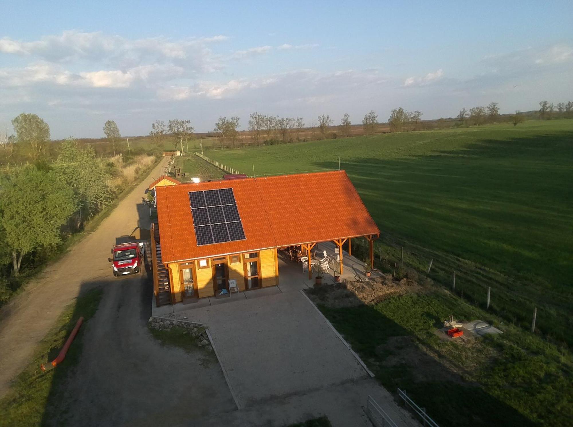 Tomajor Vendeghazak Apartment Tiszaeszlar Bagian luar foto